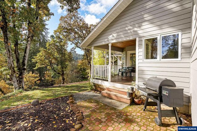 17576 Abiqua Rd NE, Silverton, OR 97381