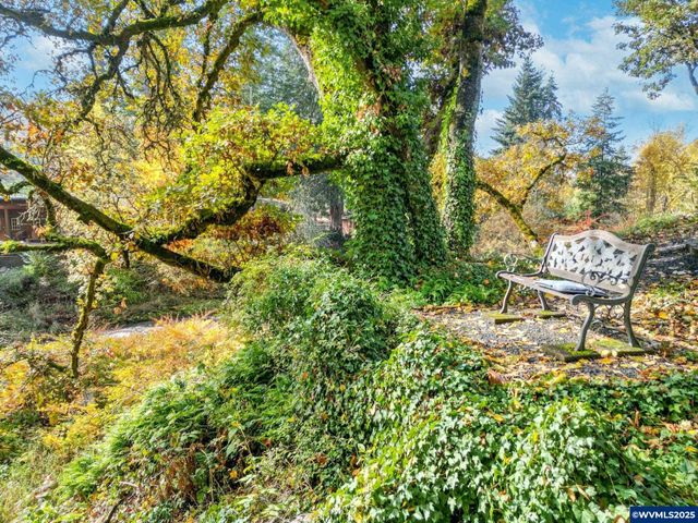 17576 Abiqua Rd NE, Silverton, OR 97381