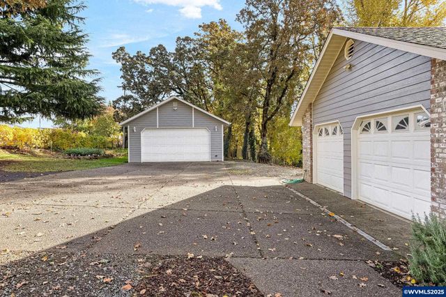 17576 Abiqua Rd NE, Silverton, OR 97381