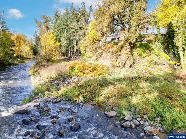 17576 Abiqua Rd NE, Silverton, OR 97381