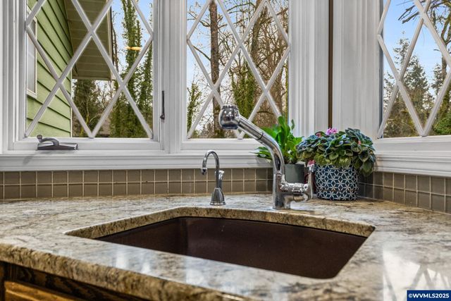 17576 Abiqua Rd NE, Silverton, OR 97381