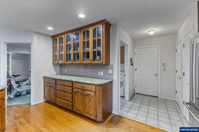 17576 Abiqua Rd NE, Silverton, OR 97381