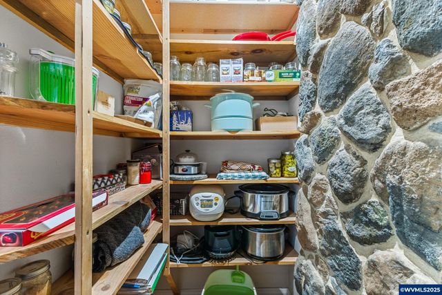 17576 Abiqua Rd NE, Silverton, OR 97381