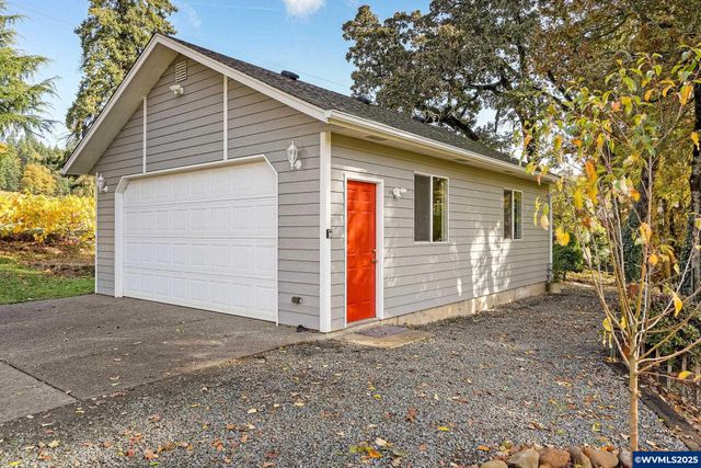 17576 Abiqua Rd NE, Silverton, OR 97381