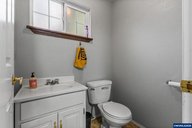 17576 Abiqua Rd NE, Silverton, OR 97381