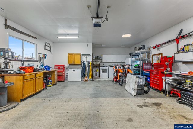 17576 Abiqua Rd NE, Silverton, OR 97381