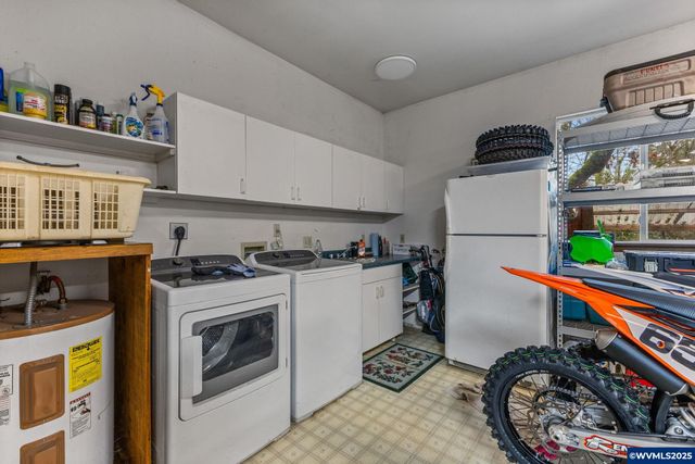 17576 Abiqua Rd NE, Silverton, OR 97381