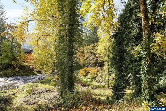 17576 Abiqua Rd NE, Silverton, OR 97381