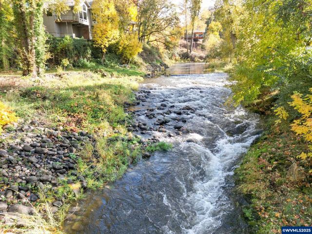 17576 Abiqua Rd NE, Silverton, OR 97381