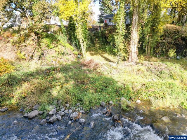 17576 Abiqua Rd NE, Silverton, OR 97381