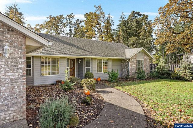 17576 Abiqua Rd NE, Silverton, OR 97381