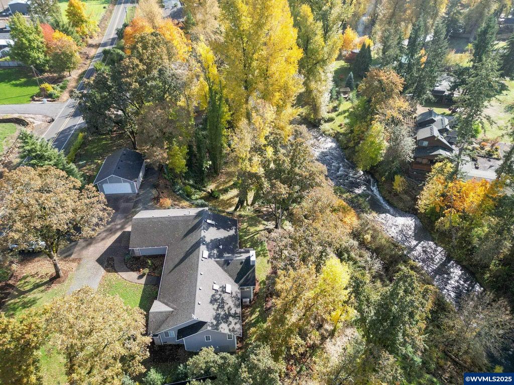 17576 Abiqua Rd NE, Silverton, OR 97381