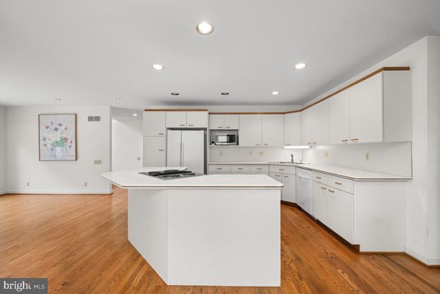 109 DOWNS DR, Wilmington, DE 19807