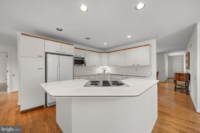 109 DOWNS DR, Wilmington, DE 19807