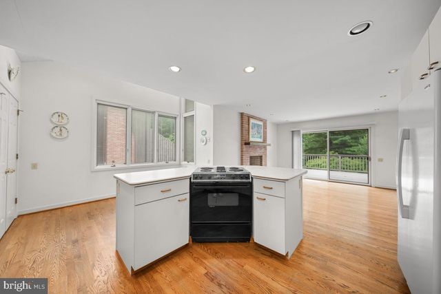 109 DOWNS DR, Wilmington, DE 19807