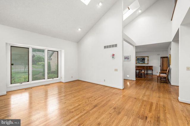 109 DOWNS DR, Wilmington, DE 19807