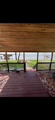 325 Bay Court, Gun Barrel City, TX 75156