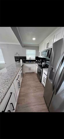 325 Bay Court, Gun Barrel City, TX 75156