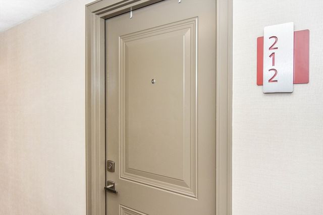 993 Massachusetts Ave 212, Arlington, MA 02476