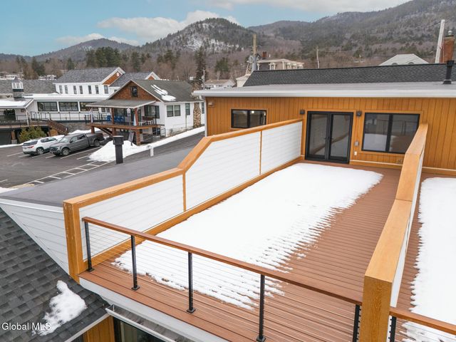 1 Kurosaka Lane E, Lake George, NY 12845