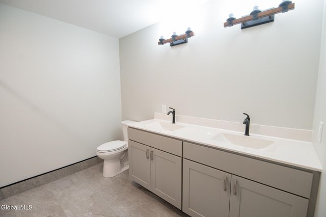 1 Kurosaka Lane E, Lake George, NY 12845