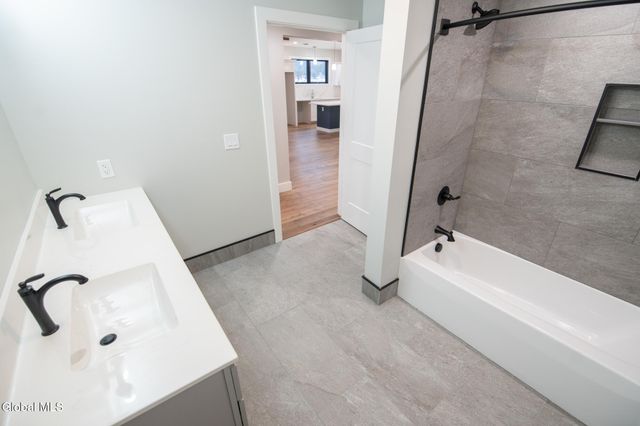 1 Kurosaka Lane E, Lake George, NY 12845