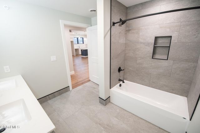 1 Kurosaka Lane E, Lake George, NY 12845