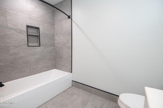 1 Kurosaka Lane E, Lake George, NY 12845