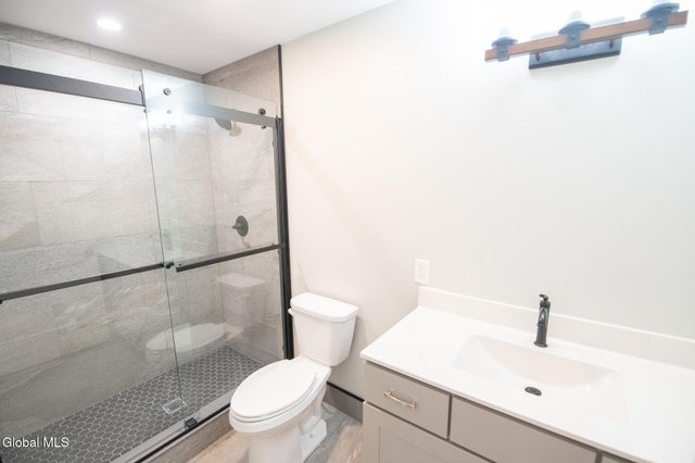 1 Kurosaka Lane E, Lake George, NY 12845