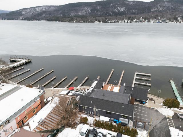 1 Kurosaka Lane E, Lake George, NY 12845