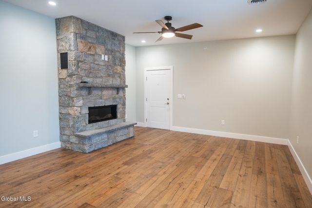 1 Kurosaka Lane E, Lake George, NY 12845