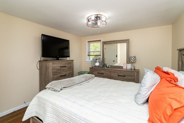 154 Auburn St, Whitman, MA 02382