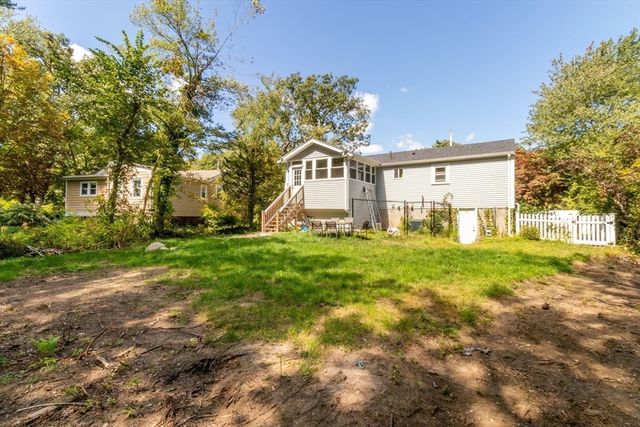 154 Auburn St, Whitman, MA 02382