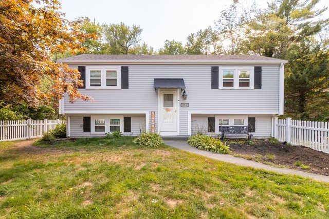 154 Auburn St, Whitman, MA 02382