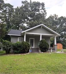 608 Everett Lane, High Point, NC 27262