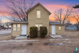 524 N Cliff Ave Avenue, Sioux Falls, SD 57103