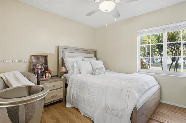 450 E Lakewood Cir E B, Margate, FL 33063