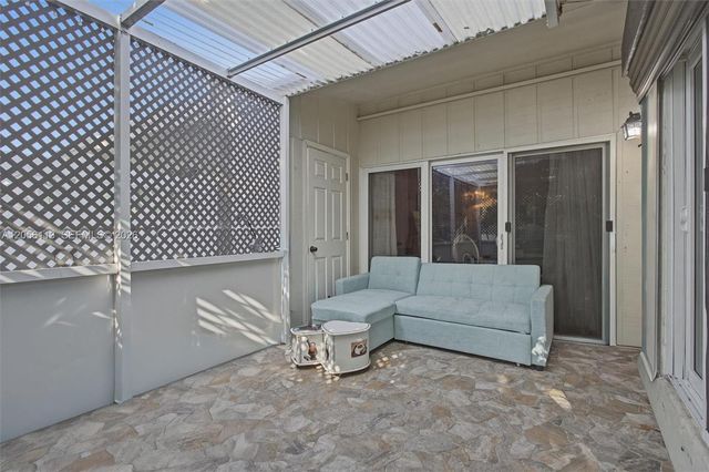 450 E Lakewood Cir E B, Margate, FL 33063