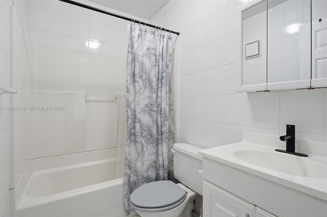 450 E Lakewood Cir E B, Margate, FL 33063