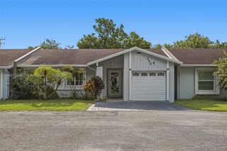 450 E Lakewood Cir E B, Margate, FL 33063