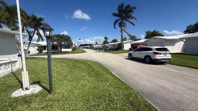 1901 SW 14th Avenue, Boynton Beach, FL 33426