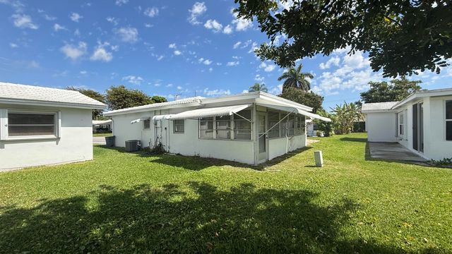 1901 SW 14th Avenue, Boynton Beach, FL 33426