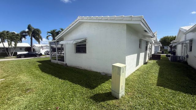 1901 SW 14th Avenue, Boynton Beach, FL 33426