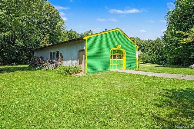 3284 Pratt Road, Hadley Township, MI 48455
