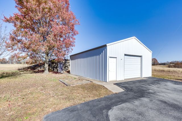 3811 Highway 52, E, Bethpage, TN 37022