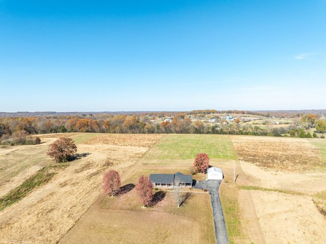 3811 Highway 52, E, Bethpage, TN 37022