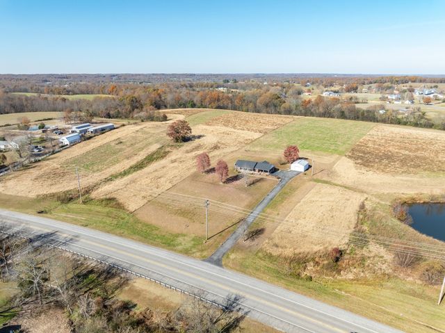 3811 Highway 52, E, Bethpage, TN 37022