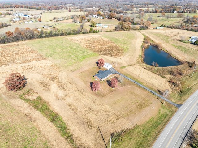 3811 Highway 52, E, Bethpage, TN 37022