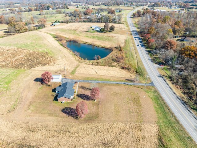 3811 Highway 52, E, Bethpage, TN 37022