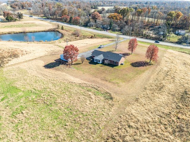 3811 Highway 52, E, Bethpage, TN 37022